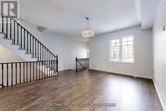 35 Bell Estate Rd in Toronto, ON - Building Photo - Building Photo