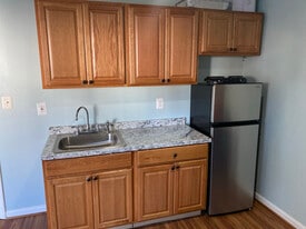 322 Kirby St in Manassas Park, VA - Building Photo