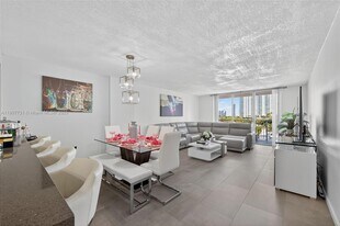 2851 NE 183rd St in Aventura, FL - Building Photo