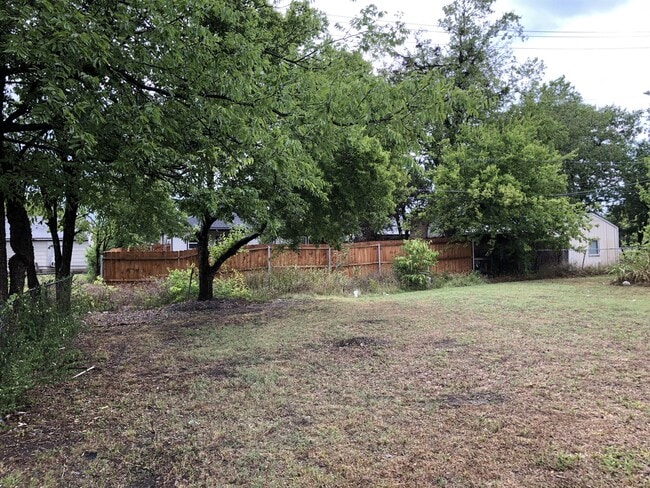 1817 Langford St in Greenville, TX - Building Photo - Building Photo
