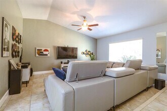 1523 NW 39th Ter in Gainesville, FL - Building Photo - Building Photo