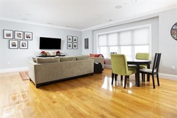 360 W 2nd St, Unit # 5 in Boston, MA - Building Photo - Building Photo