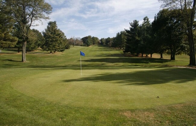 1305 Palmer Dr in Blacksburg, VA - Foto de edificio - Building Photo
