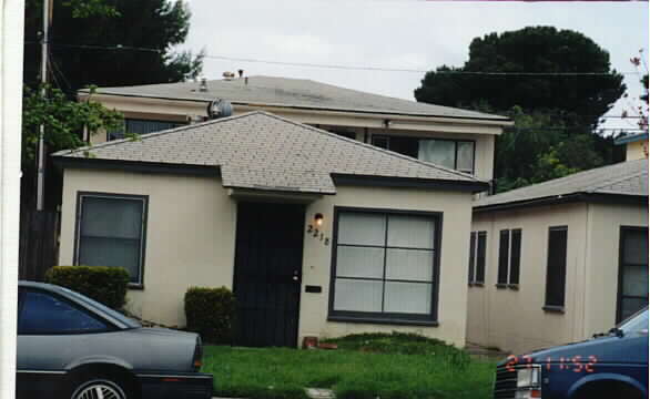 2218-2222 Garnet Ave in San Diego, CA - Building Photo