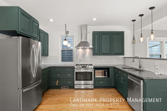 3450 N Hamlin Ave in Chicago, IL - Building Photo - Building Photo