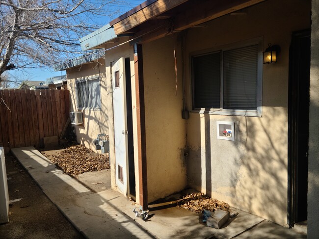 45367 Cedar Ave in Lancaster, CA - Building Photo - Building Photo