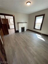 315 E High St in Alliance, OH - Foto de edificio - Building Photo