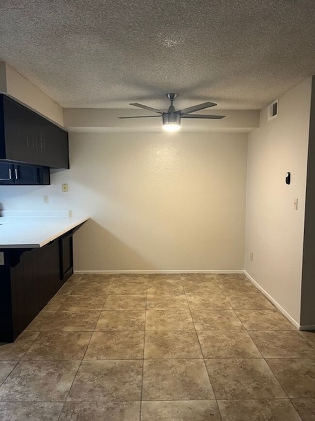 817 Quail Ln in Bakersfield, CA - Building Photo - Building Photo