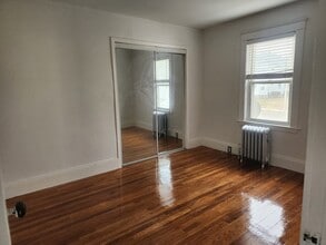 17 Murdock Ave, Unit 1 in Quincy, MA - Foto de edificio - Building Photo