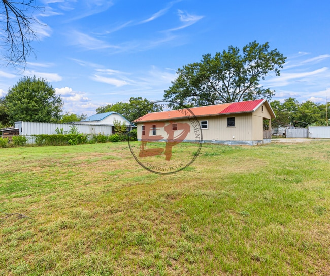 718 E Liberty St in Mexia, TX - Building Photo - Building Photo