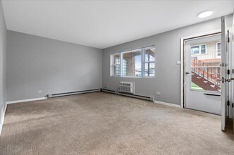 6250 W 64th Pl in Chicago, IL - Building Photo - Building Photo