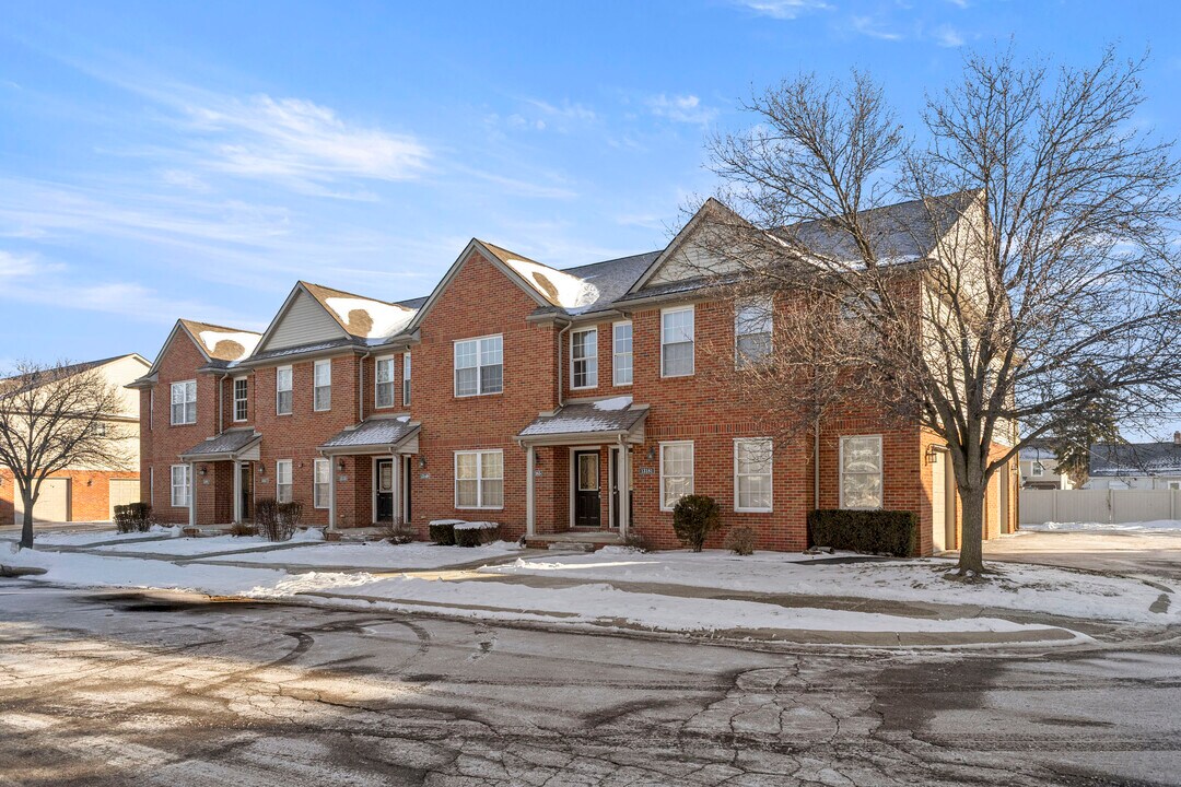 13165 Turnberry in Southgate, MI - Foto de edificio