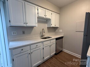 406 W 9th St in Charlotte, NC - Foto de edificio - Building Photo