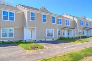 460 Pin Oak Dr NW in Christiansburg, VA - Building Photo