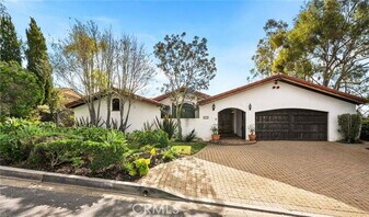 2575 Temple Hills Dr in Laguna Beach, CA - Building Photo