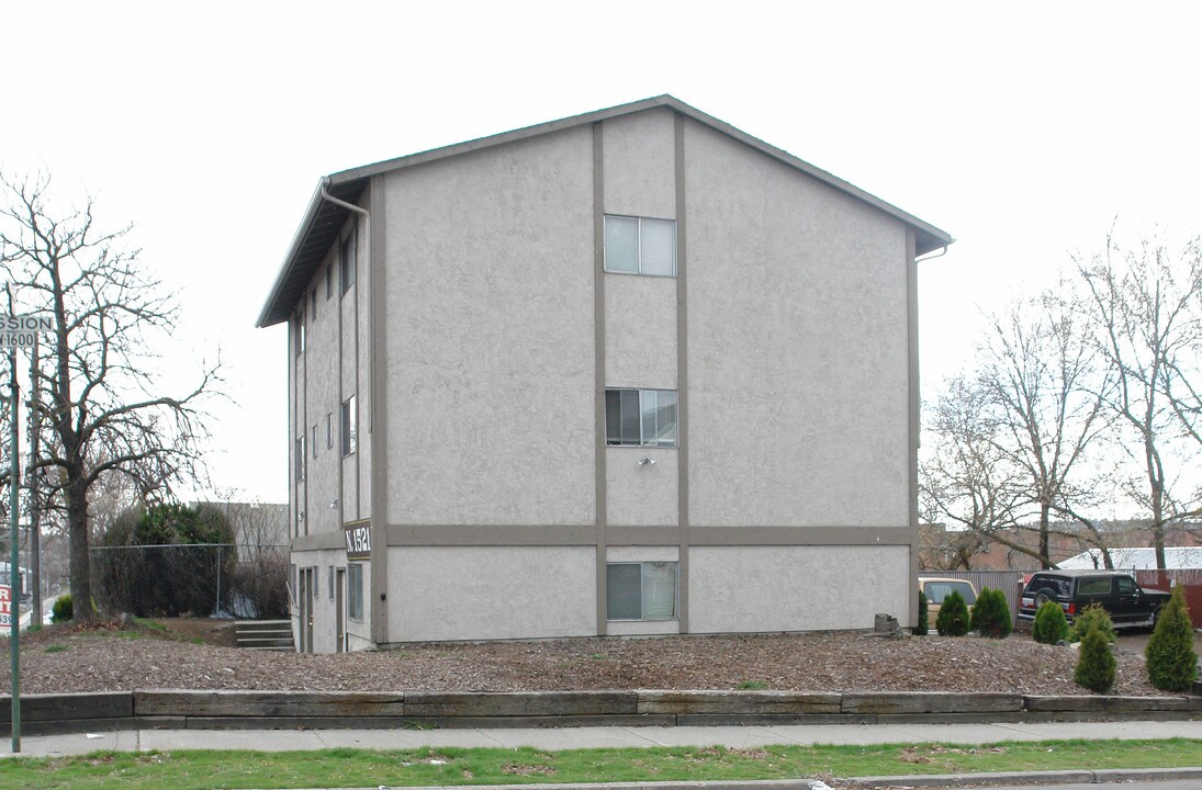 1521 N Maple St in Spokane, WA - Building Photo