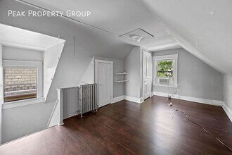 2356 Stratford Ave in Cincinnati, OH - Building Photo - Building Photo