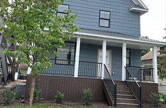 2116 Como Ave SE in Minneapolis, MN - Building Photo - Building Photo