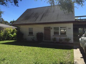 3310 New England St in Sarasota, FL - Building Photo