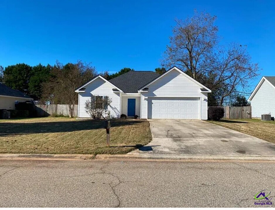 116 Enlish Dr in Bonaire, GA - Building Photo