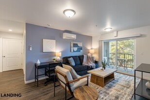 355 Bradley Blvd, Unit A216 in Richland, WA - Building Photo