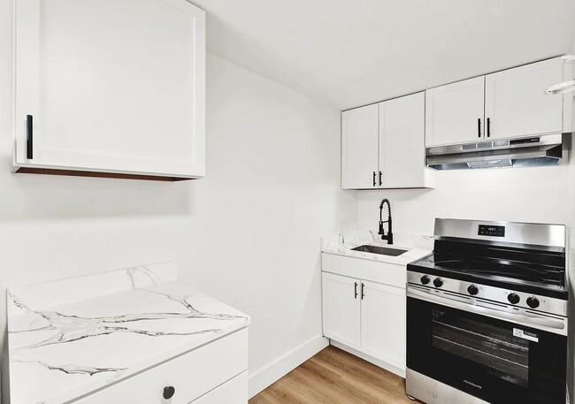 19859 Nicke St in Clinton Township, MI - Building Photo - Building Photo