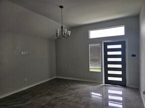 5412 Capilla St in Laredo, TX - Building Photo - Building Photo