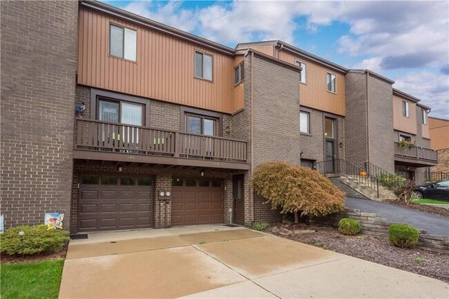 214 Wedgewood Rd in Pittsburgh, PA - Building Photo - Building Photo