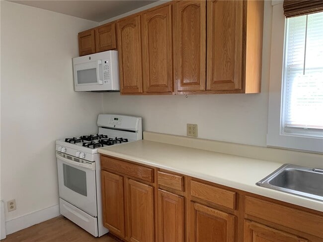 1704 Monroe Ave in Rochester, NY - Building Photo - Building Photo