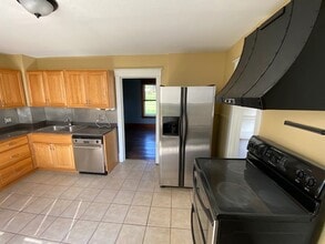 49040 Military Rd in Hancock, MI - Building Photo - Building Photo