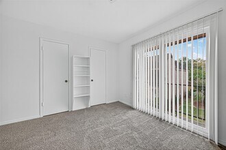 830 Threadneedle St in Houston, TX - Building Photo - Building Photo