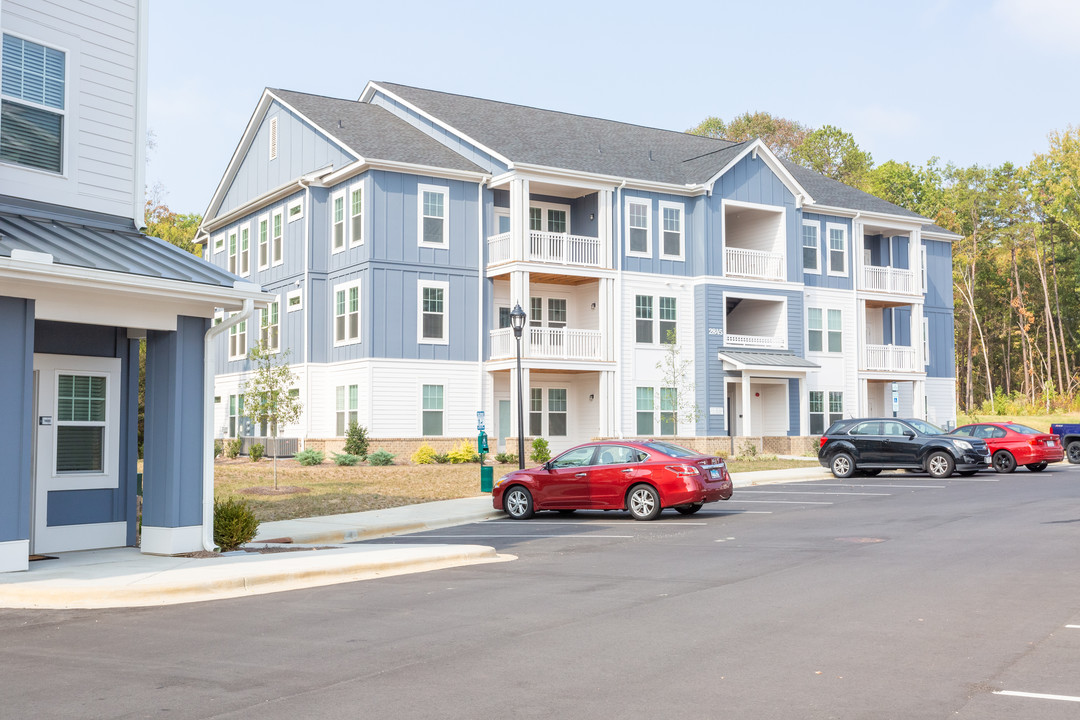 Lantower Garrison Park in Charlotte, NC - Building Photo