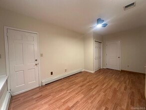 409 Adams St in Centerport, NY - Building Photo - Building Photo