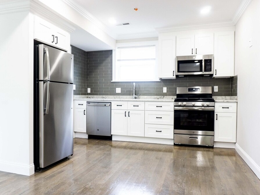 1584 Tremont St in Boston, MA - Foto de edificio