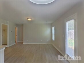 631 Buckskin Rd in Oakboro, NC - Foto de edificio - Building Photo