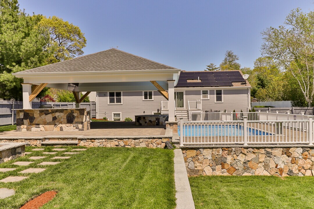 29 Warwick Way in Barnstable, MA - Building Photo