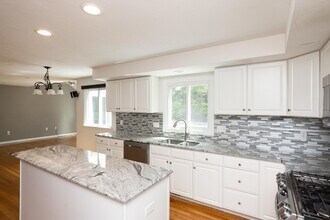 9 Heidi Ln in Grafton, MA - Building Photo - Building Photo