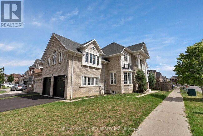 62 McCourt Dr in Ajax, ON - Building Photo - Building Photo