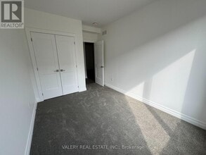 7489 Marvel Dr in Niagara Falls, ON - Building Photo - Building Photo