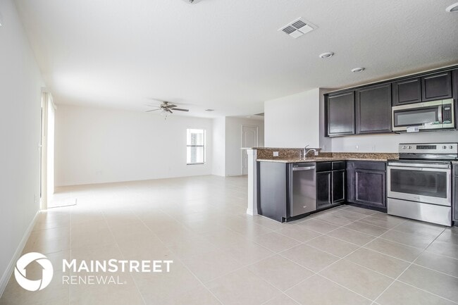 2438 Caspian Dr in Lakeland, FL - Building Photo - Building Photo