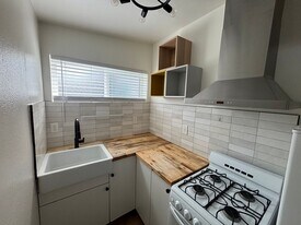 831 S Flower St, Unit Unit 07B in Inglewood, CA - Building Photo
