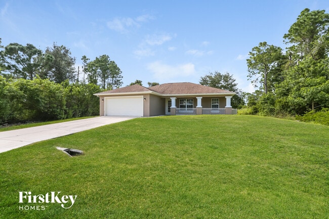 538 Flamingo Ave S in Lehigh Acres, FL - Building Photo - Building Photo