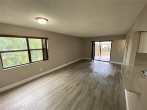 3396 Foxcroft Rd in Miramar, FL - Building Photo - Building Photo