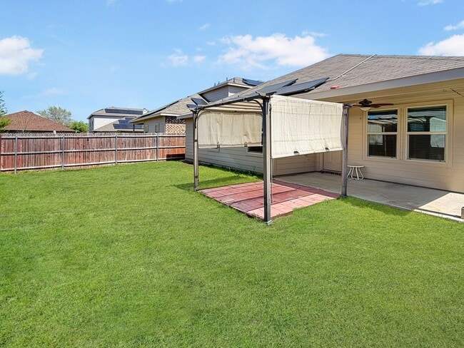 908 Whisper Spgs Ct in Fort Worth, TX - Building Photo - Building Photo