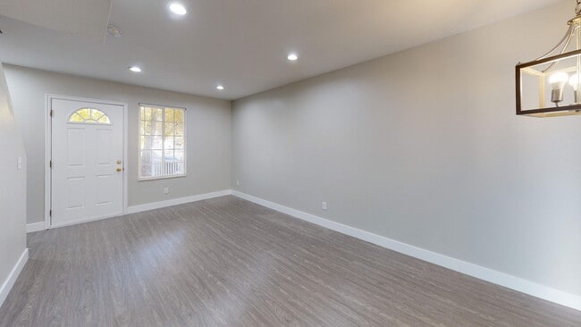 475 N Redwood Rd in Salt Lake City, UT - Building Photo - Building Photo