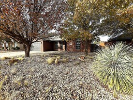 6328 10th St in Lubbock, TX - Building Photo