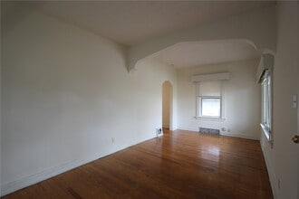 7028 Glades Ave in St. Louis, MO - Building Photo - Building Photo