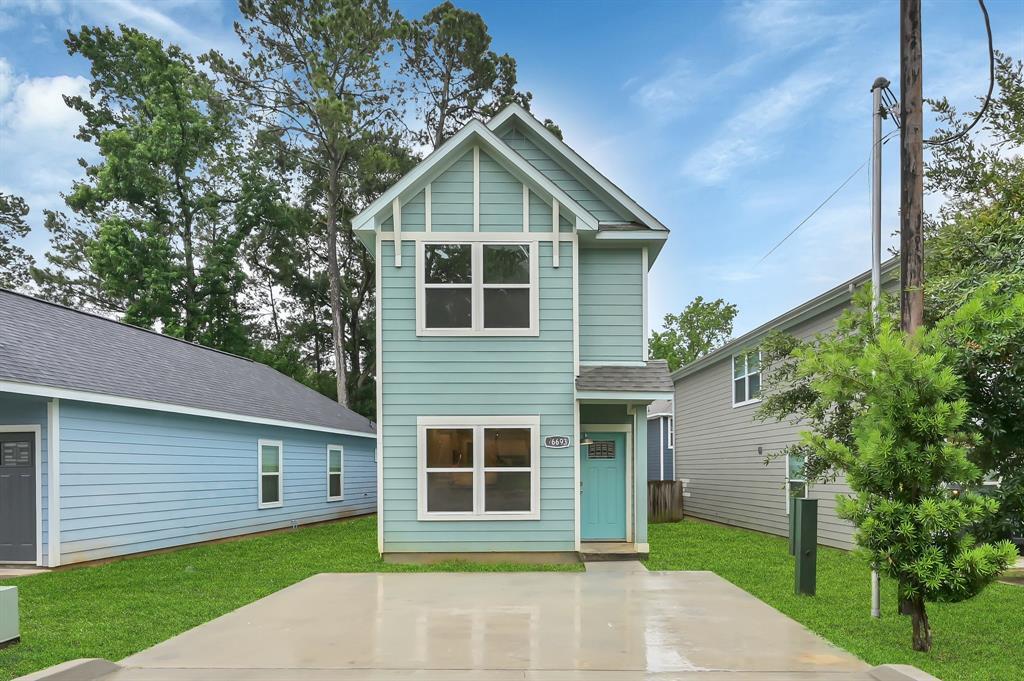 16693 Meadowcroft St in Montgomery, TX - Building Photo