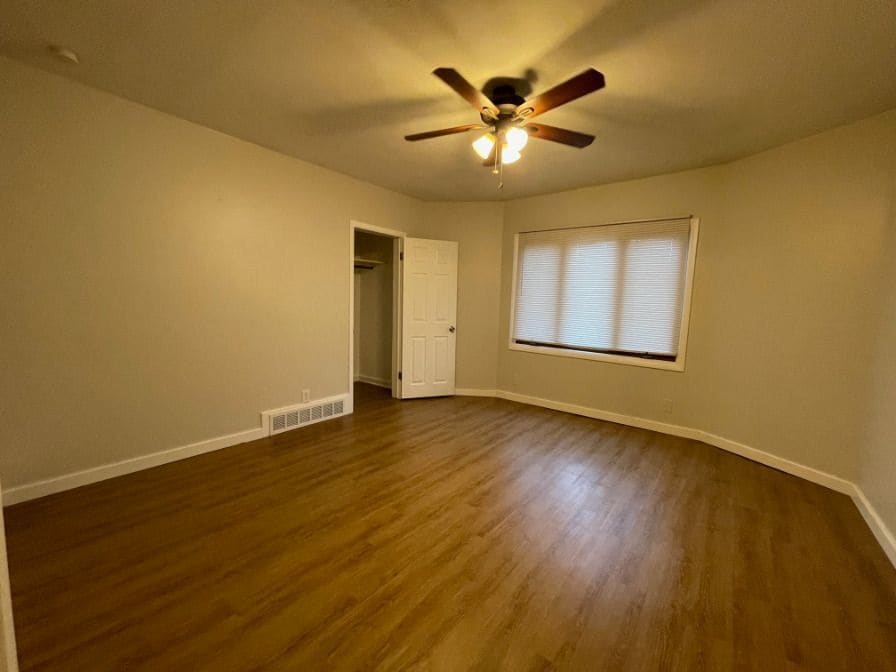 311 E Lincoln Ave in Milwaukee, WI - Building Photo