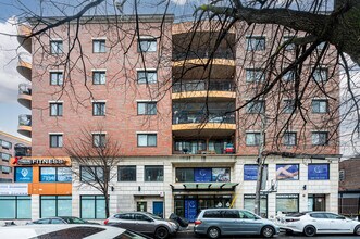 106-02 Northern Blvd in Flushing, NY - Foto de edificio - Building Photo